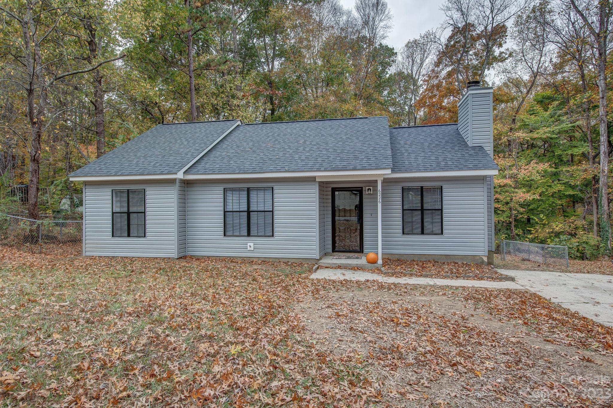 6226 Rocklake Drive Charlotte NC 28214