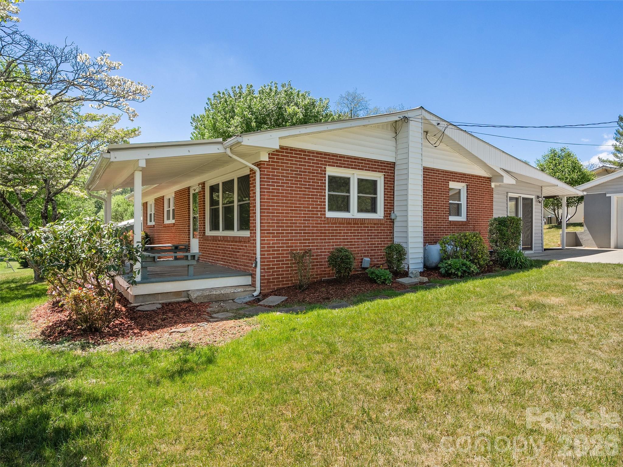 17 W Farley Street Waynesville NC 28786