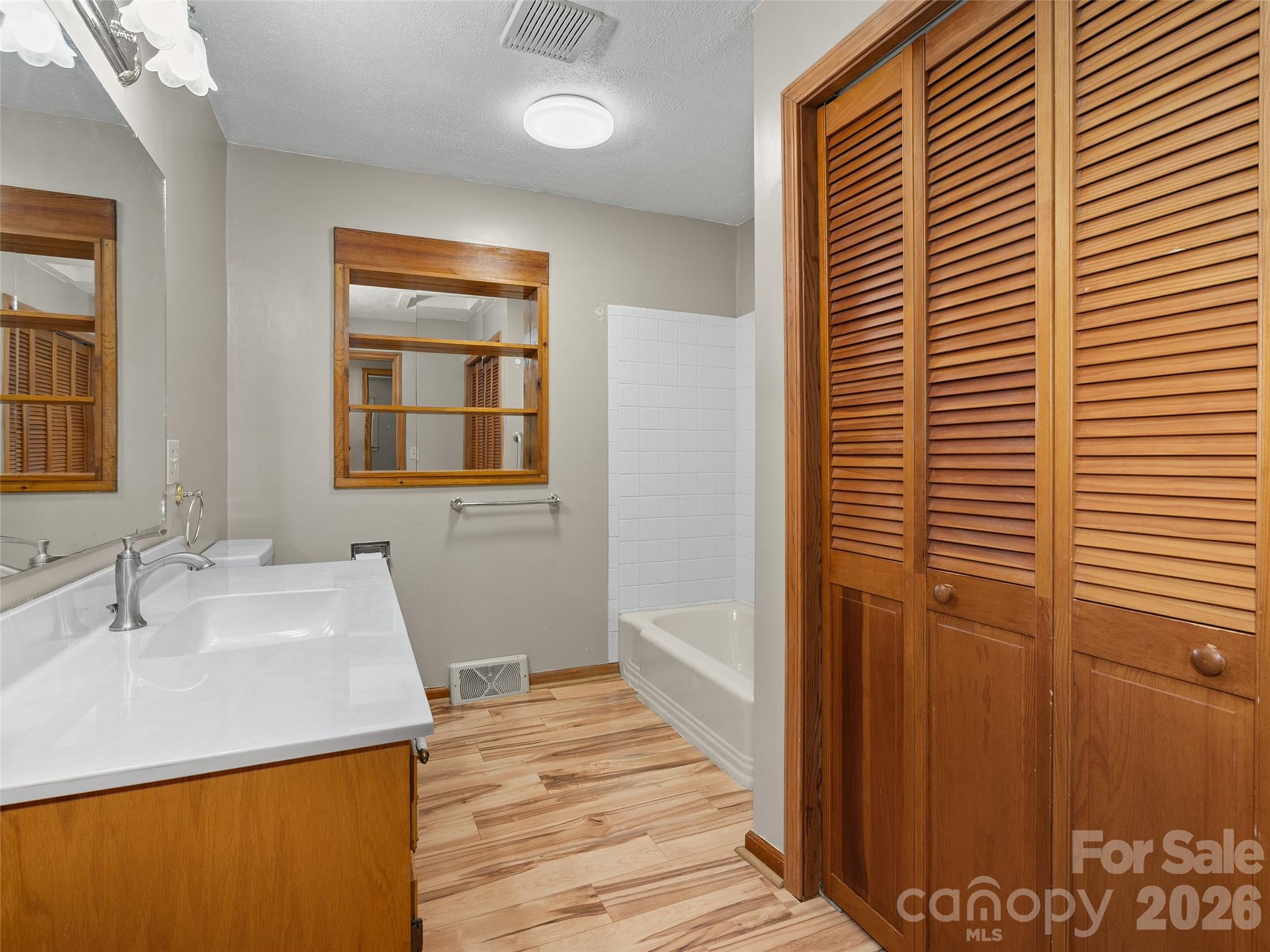 17 W Farley Street Waynesville NC 28786