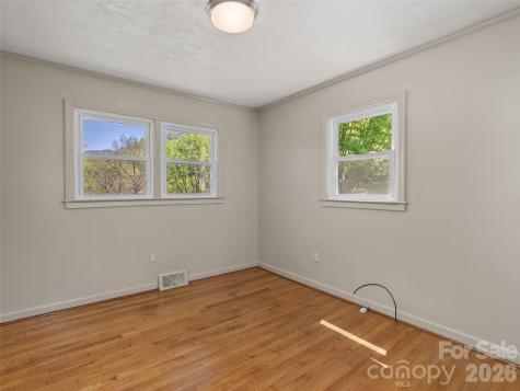 17 W Farley Street Waynesville NC 28786