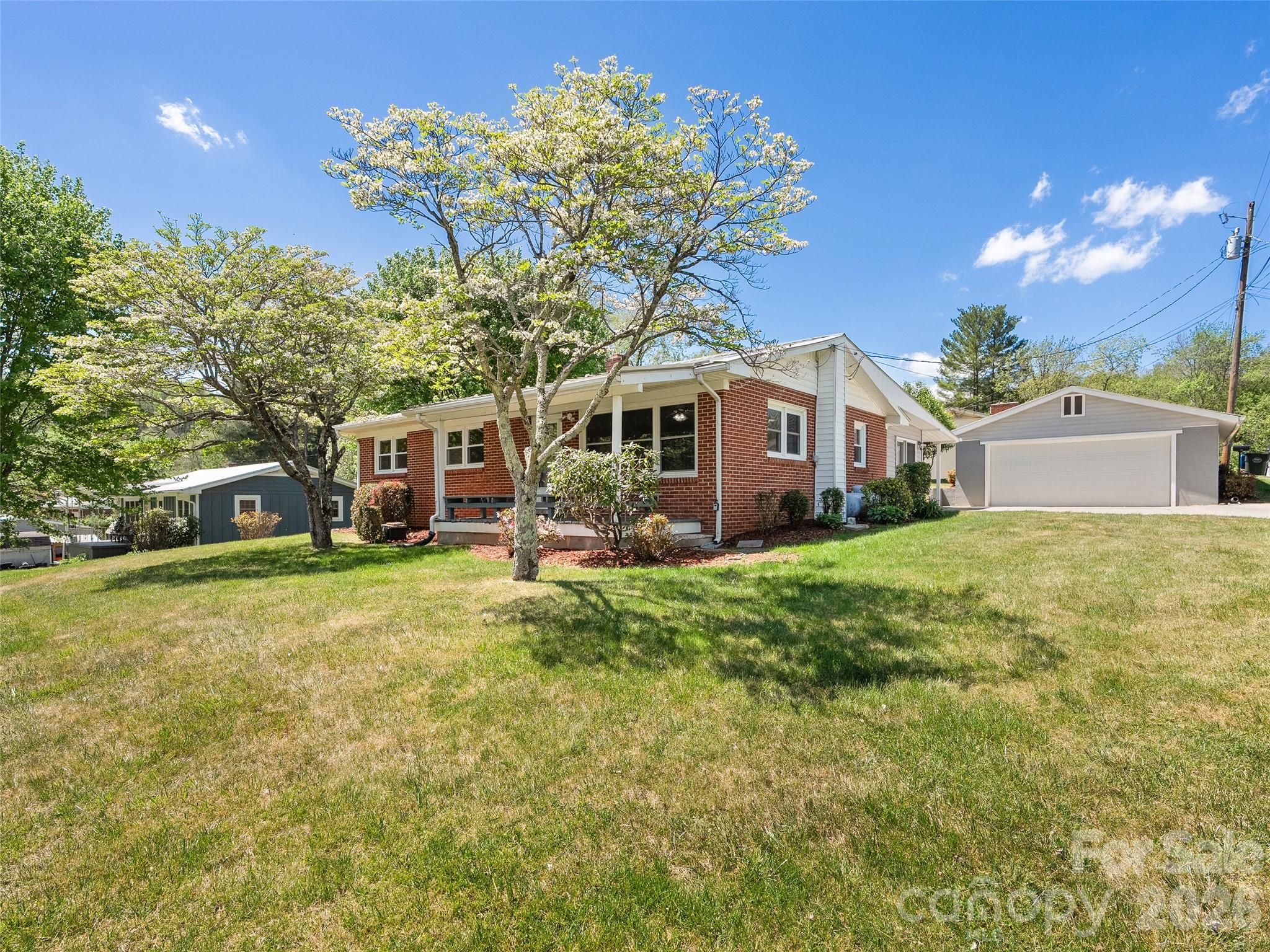 17 W Farley Street Waynesville NC 28786