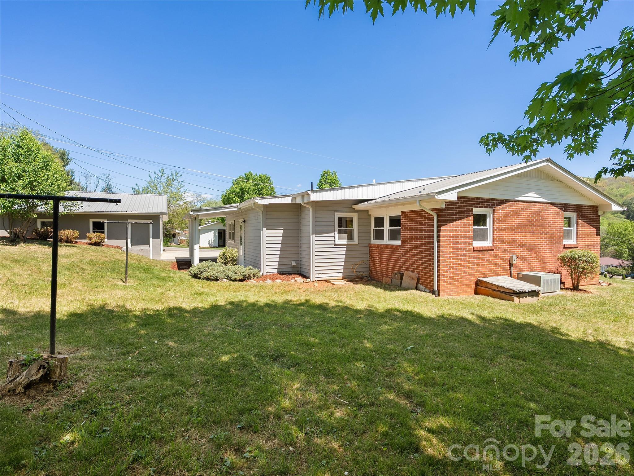 17 W Farley Street Waynesville NC 28786