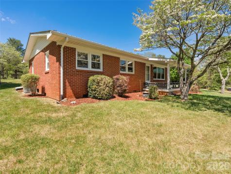 17 W Farley Street Waynesville NC 28786