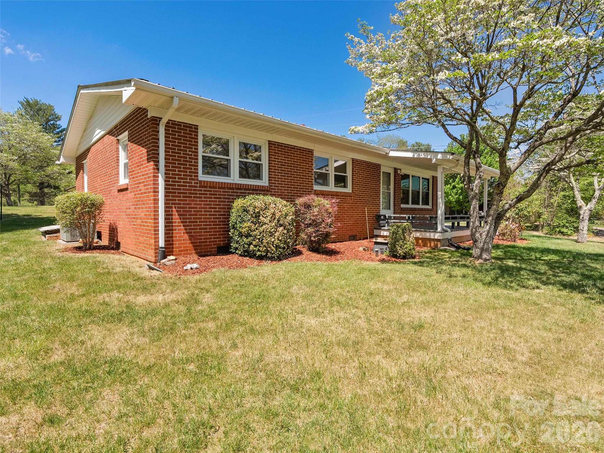 17 W Farley Street Waynesville NC 28786