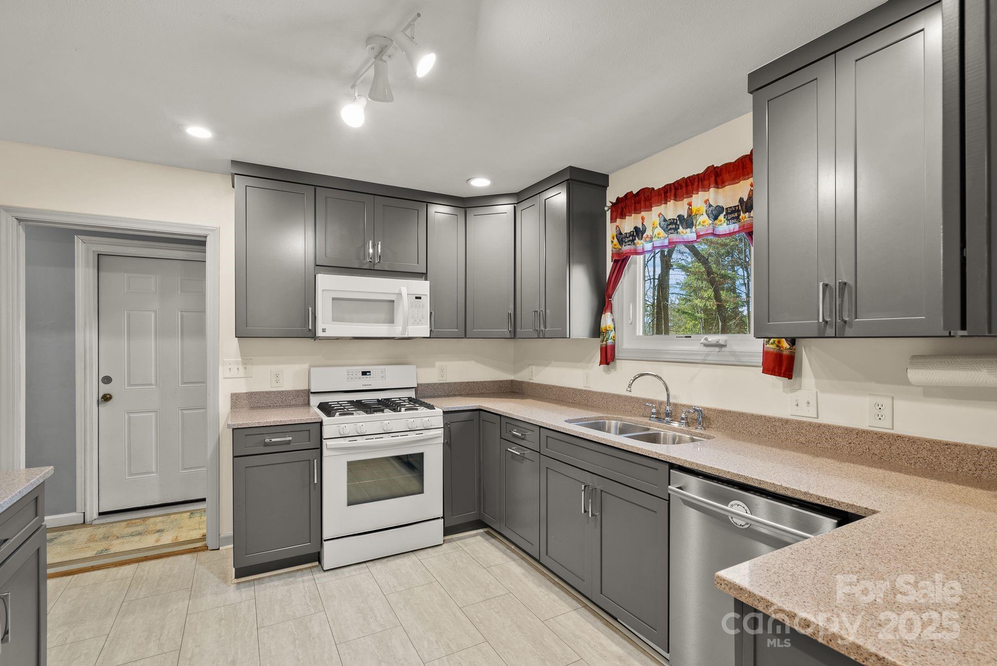 23 Ballantree Drive Asheville NC 28803