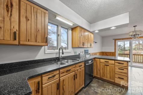 234 Justice Ridge Road Candler NC 28715
