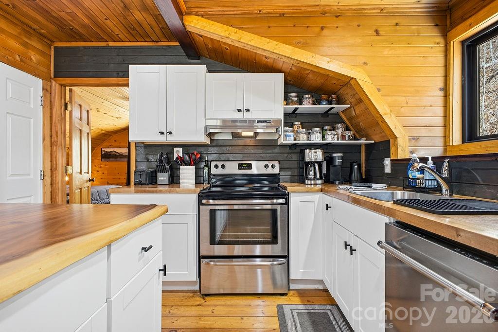 3138 Buffalo Creek Road Lake Lure NC 28746