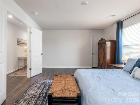 596 Country Oak Drive Asheville NC 28804