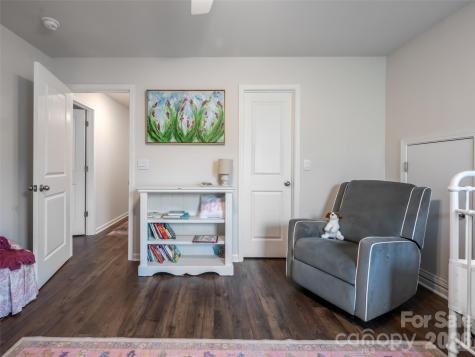 596 Country Oak Drive Asheville NC 28804