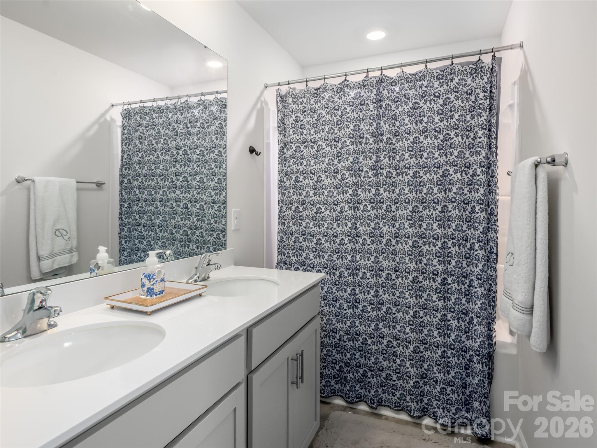 596 Country Oak Drive Asheville NC 28804