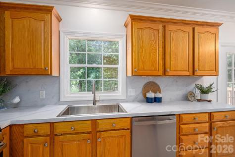 1535 20th Avenue Place NE Hickory NC 28601