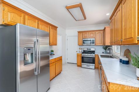 1535 20th Avenue Place NE Hickory NC 28601
