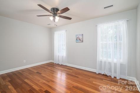 1535 20th Avenue Place NE Hickory NC 28601