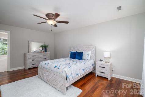 1535 20th Avenue Place NE Hickory NC 28601