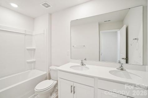 576 Country Oak Drive Asheville NC 28804