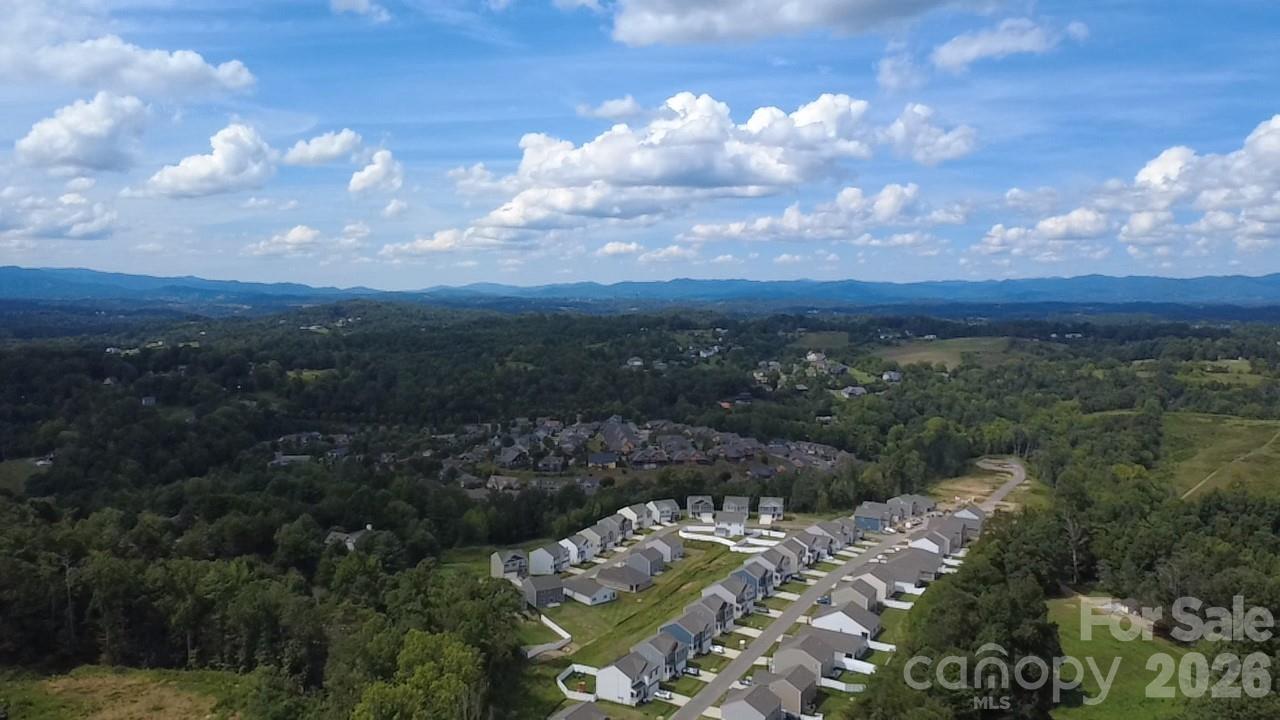 576 Country Oak Drive Asheville NC 28804
