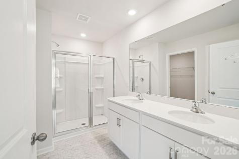 576 Country Oak Drive Asheville NC 28804