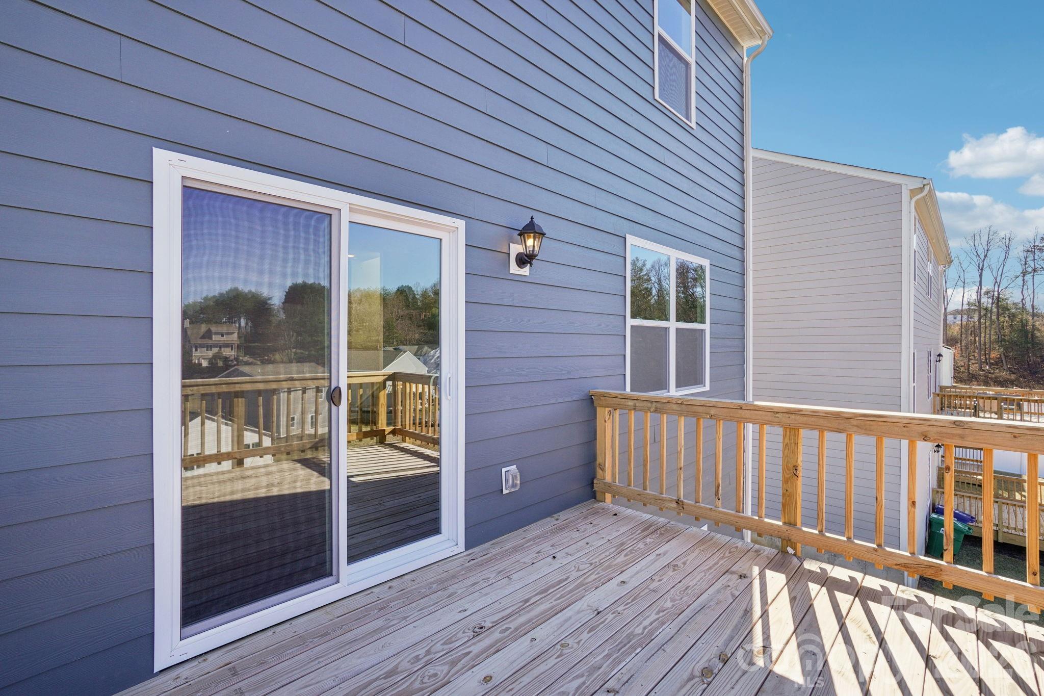 576 Country Oak Drive Asheville NC 28804