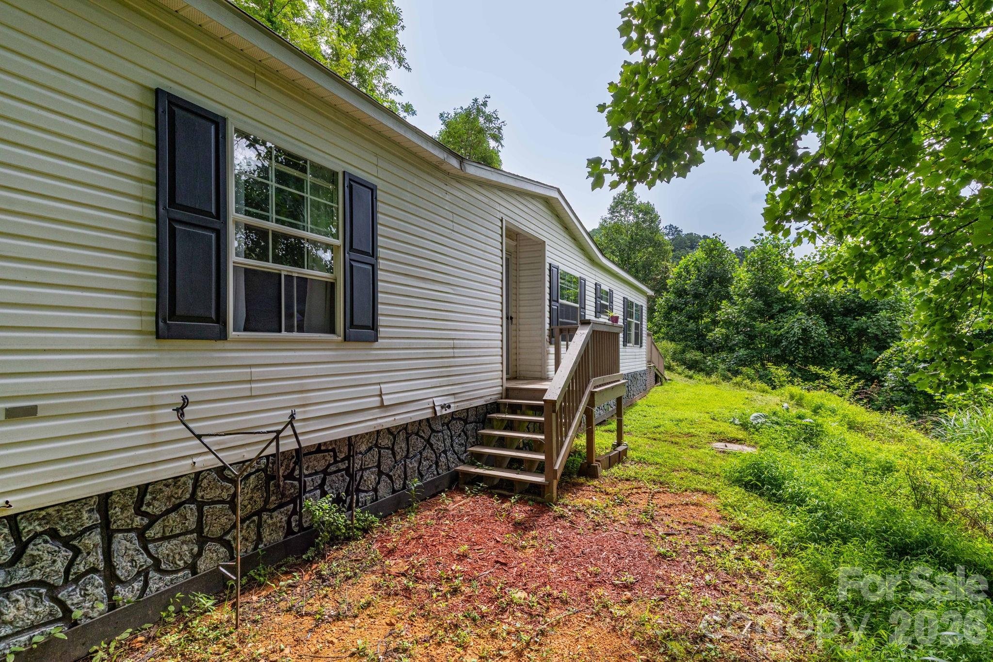 205 Sleepy Hollow Drive Mars Hill NC 28754