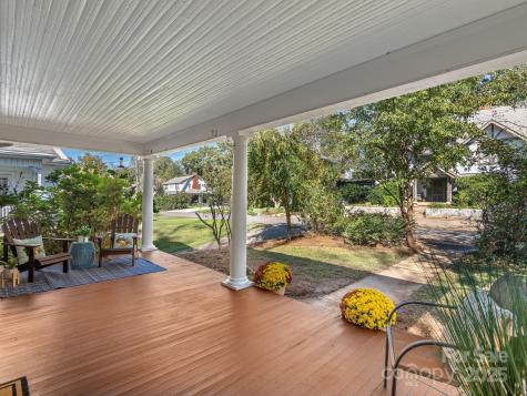 197 Brucemont Circle Asheville NC 28806