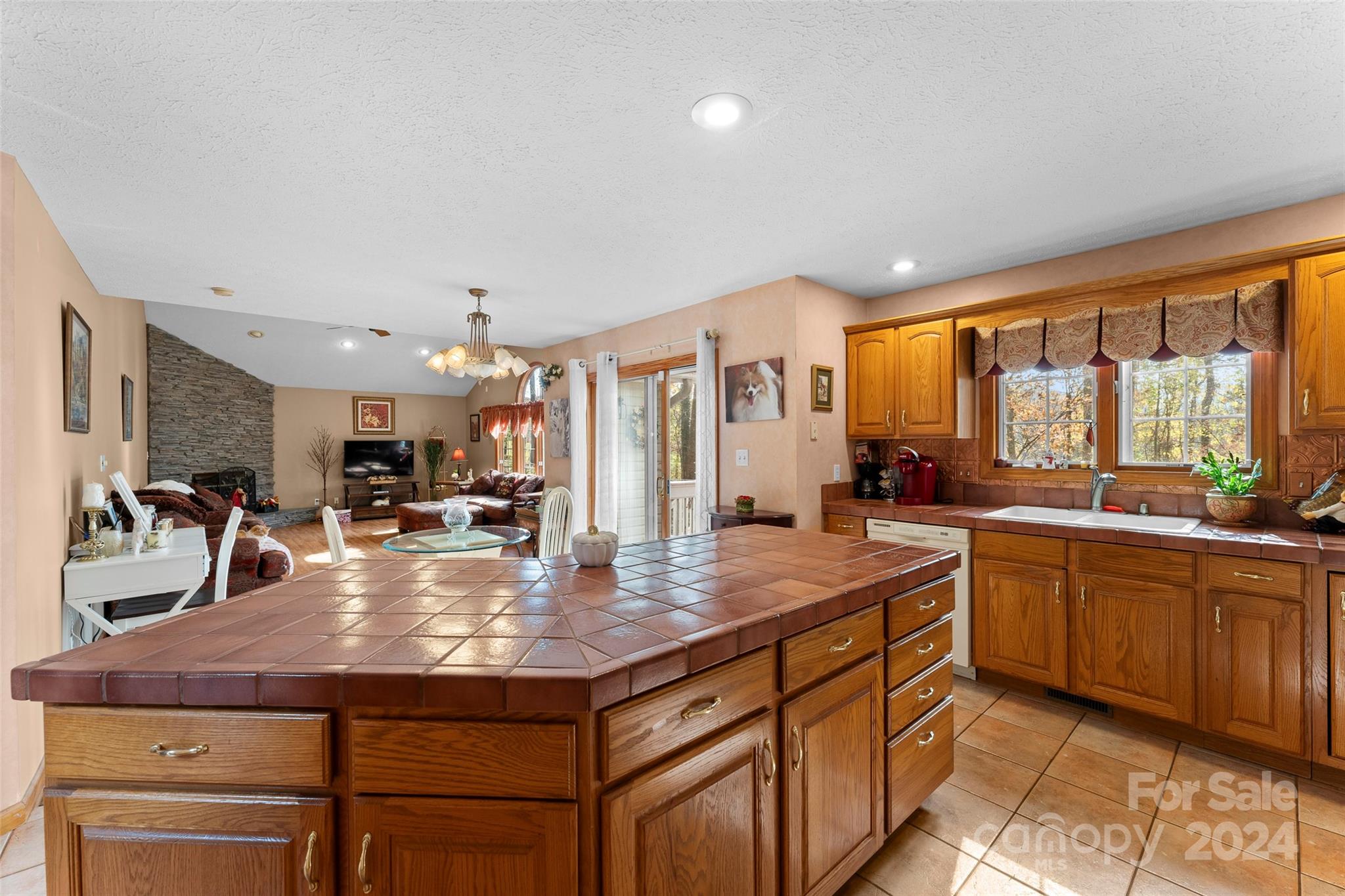 131 Caldonia Drive Candler NC 28715