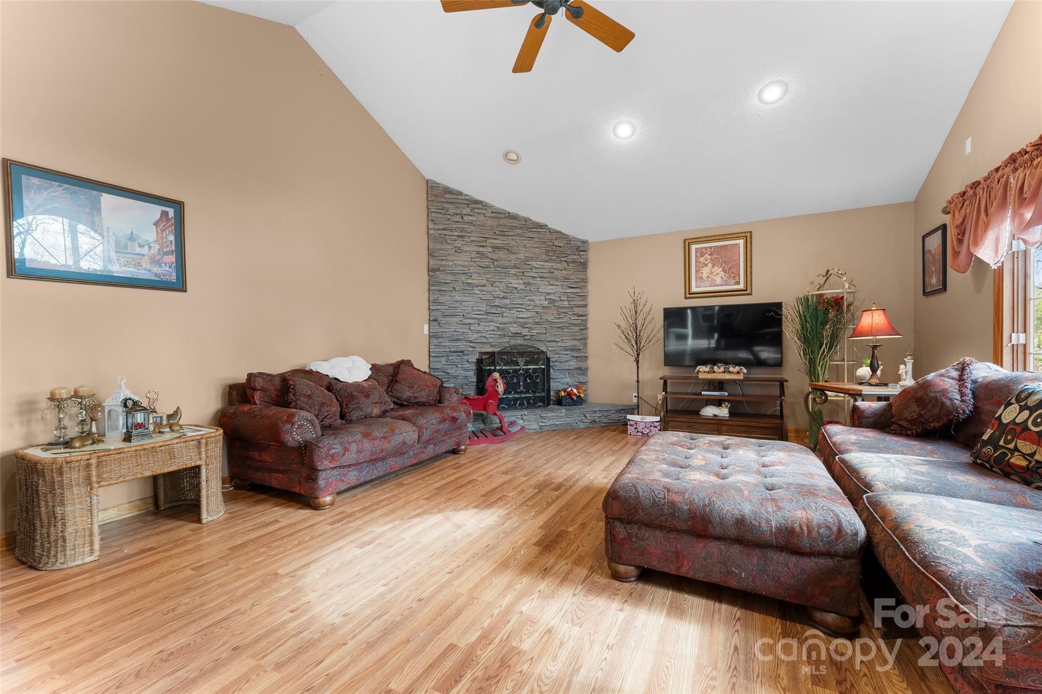 131 Caldonia Drive Candler NC 28715