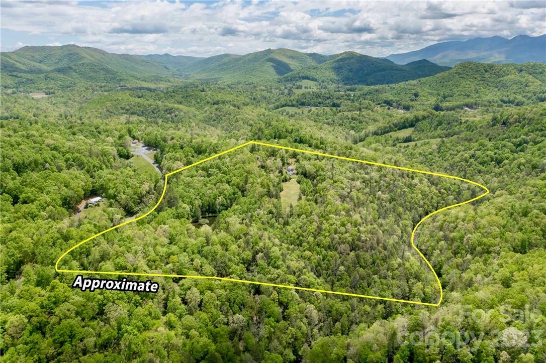 2143 Rabbit Hop Road Spruce Pine NC 28777