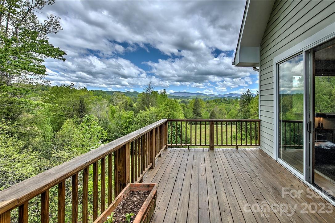 2143 Rabbit Hop Road Spruce Pine NC 28777