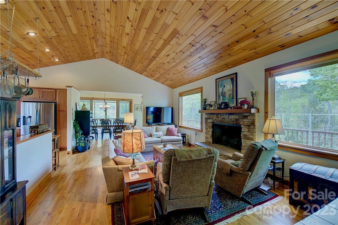 2143 Rabbit Hop Road Spruce Pine NC 28777