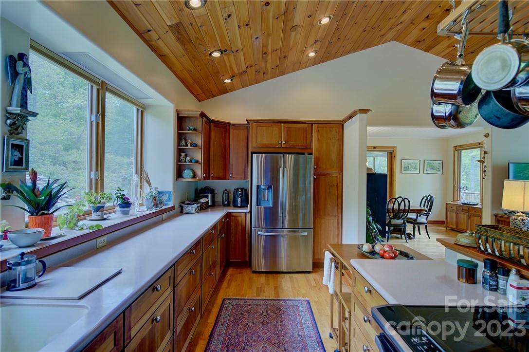 2143 Rabbit Hop Road Spruce Pine NC 28777