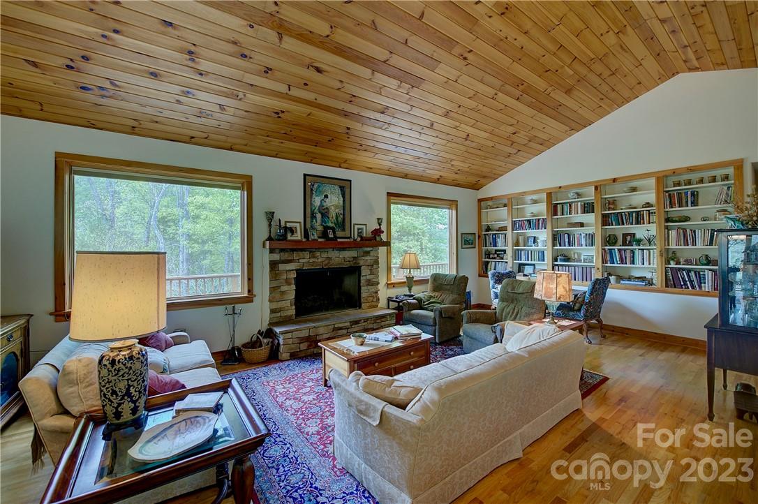 2143 Rabbit Hop Road Spruce Pine NC 28777