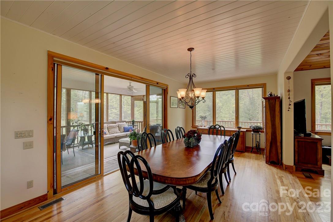 2143 Rabbit Hop Road Spruce Pine NC 28777