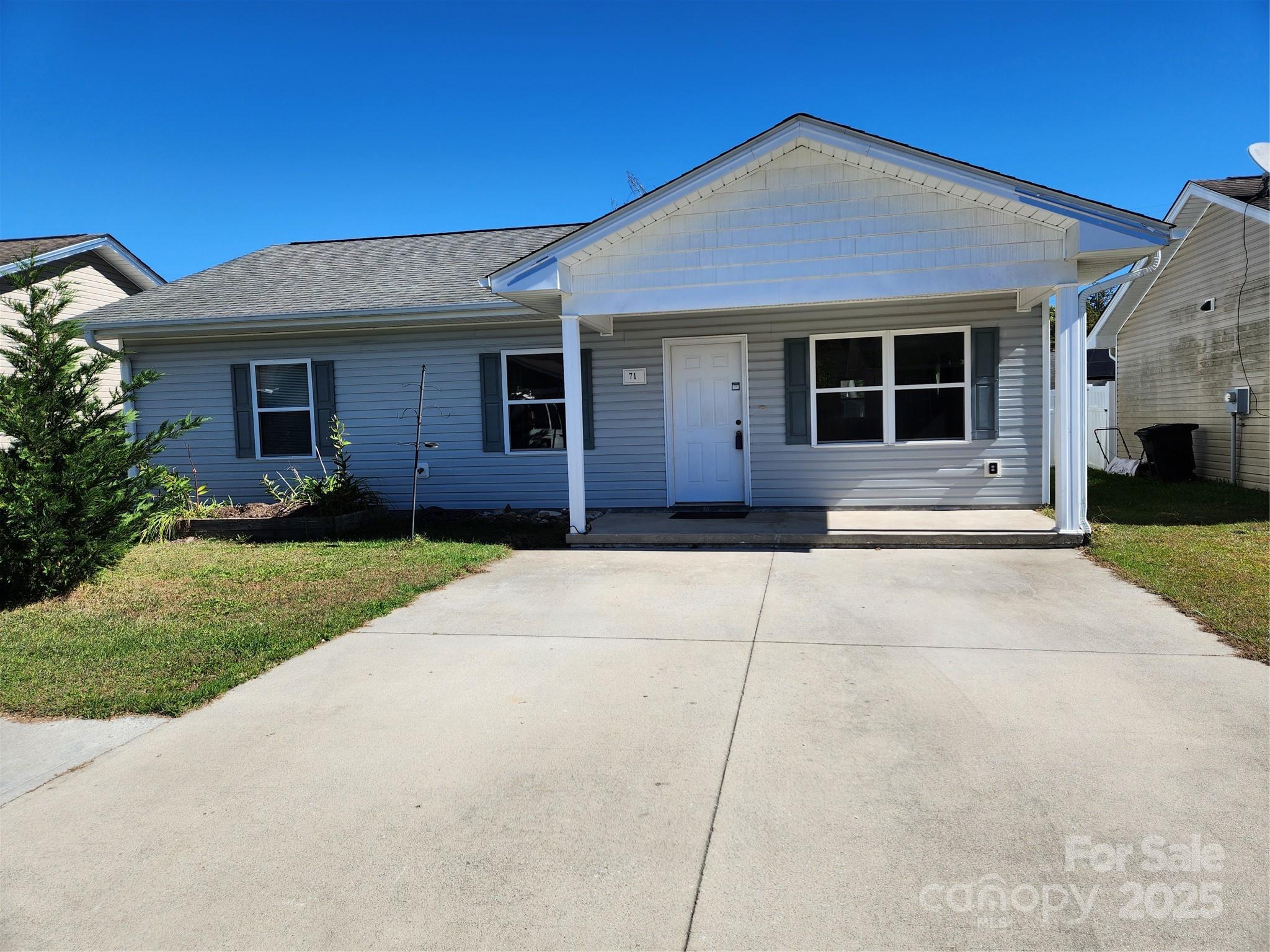71 Volunteer Way Drive East Flat Rock NC 28726