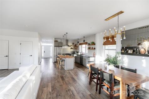 11 Pine Ridge Road Asheville NC 28805