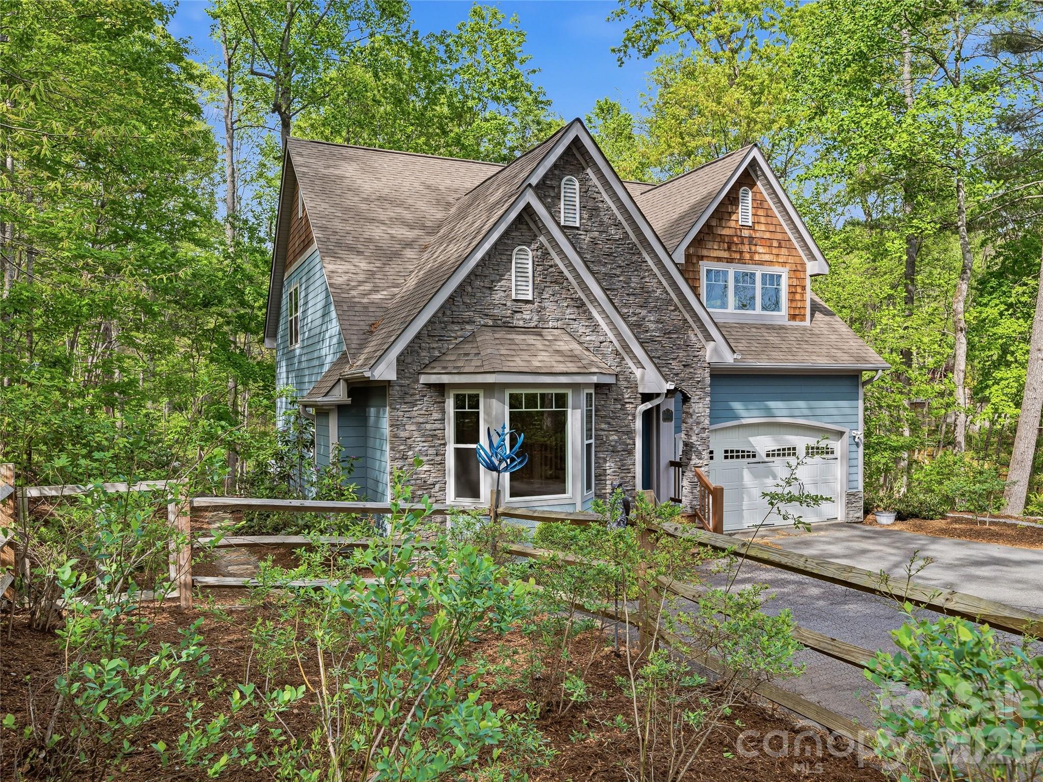 Asheville NC, 17 Bohemian Lane