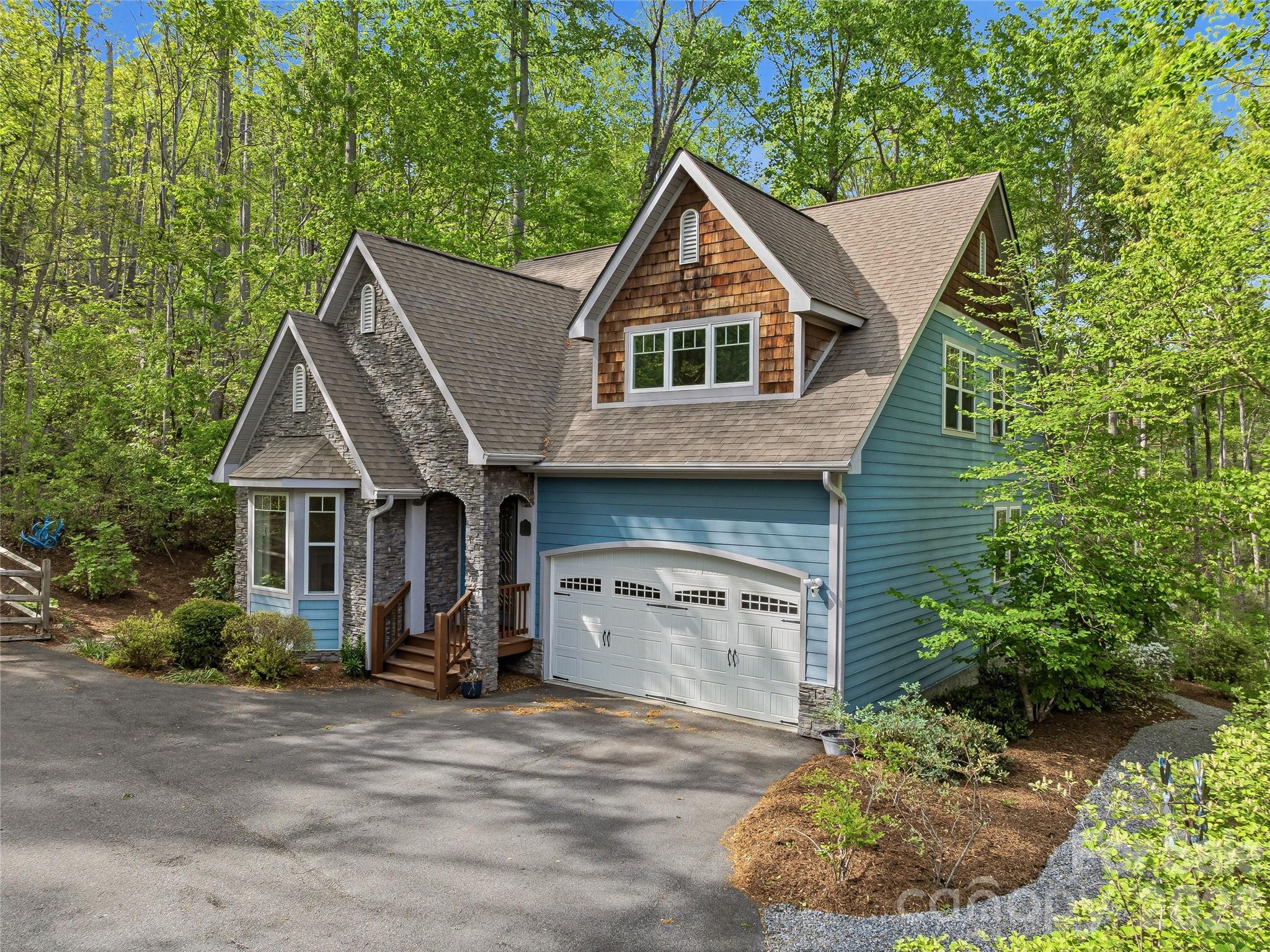 17 Bohemian Lane Asheville NC 28805