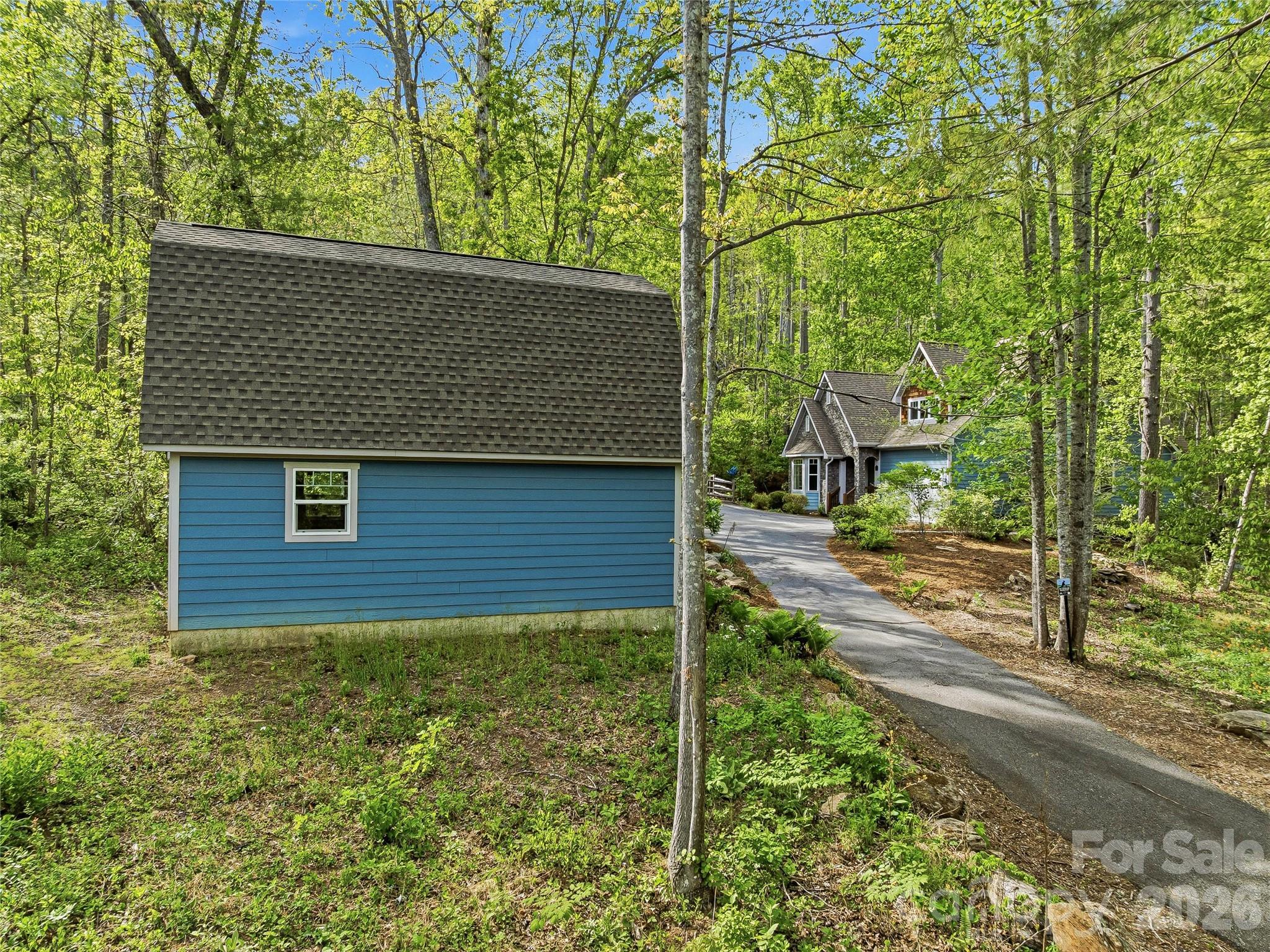 17 Bohemian Lane Asheville NC 28805