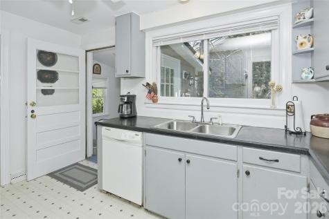 261 Forest Hill Drive Asheville NC 28803