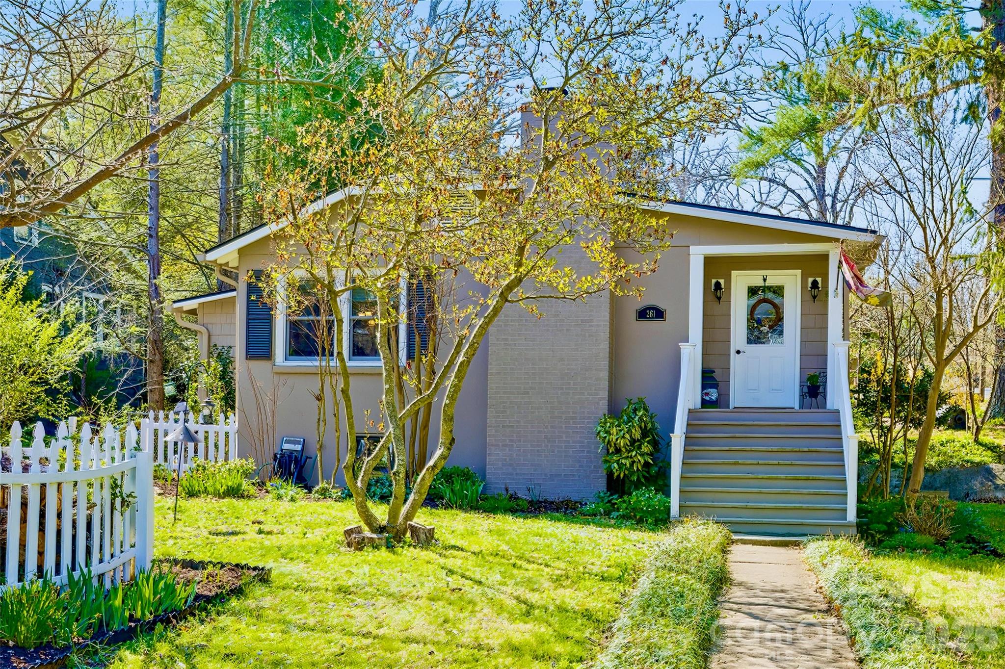 261 Forest Hill Drive Asheville NC 28803