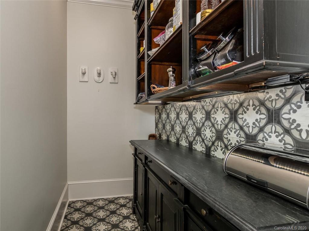 1120 Queens Road W Charlotte NC 28207