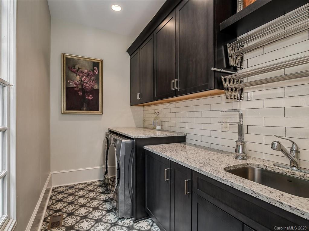 1120 Queens Road W Charlotte NC 28207