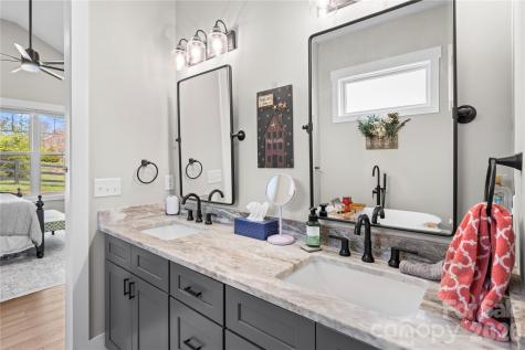 122 Wintercress Drive Mills River NC 28759