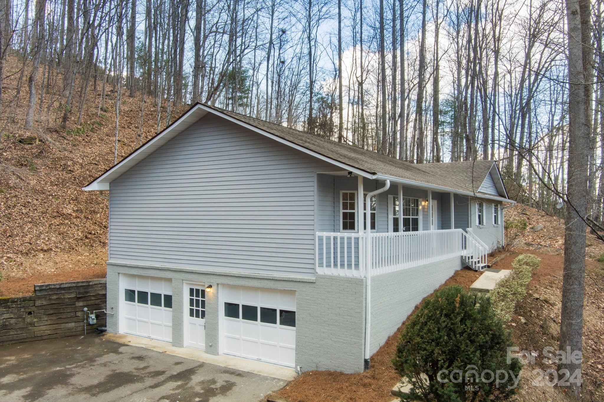 604 Surrey Glen Circle Hendersonville NC 28739