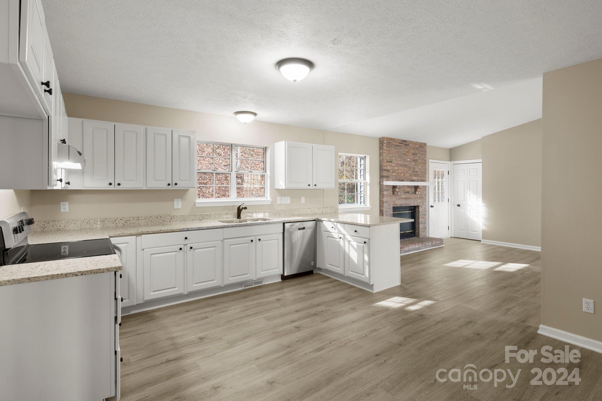 604 Surrey Glen Circle Hendersonville NC 28739
