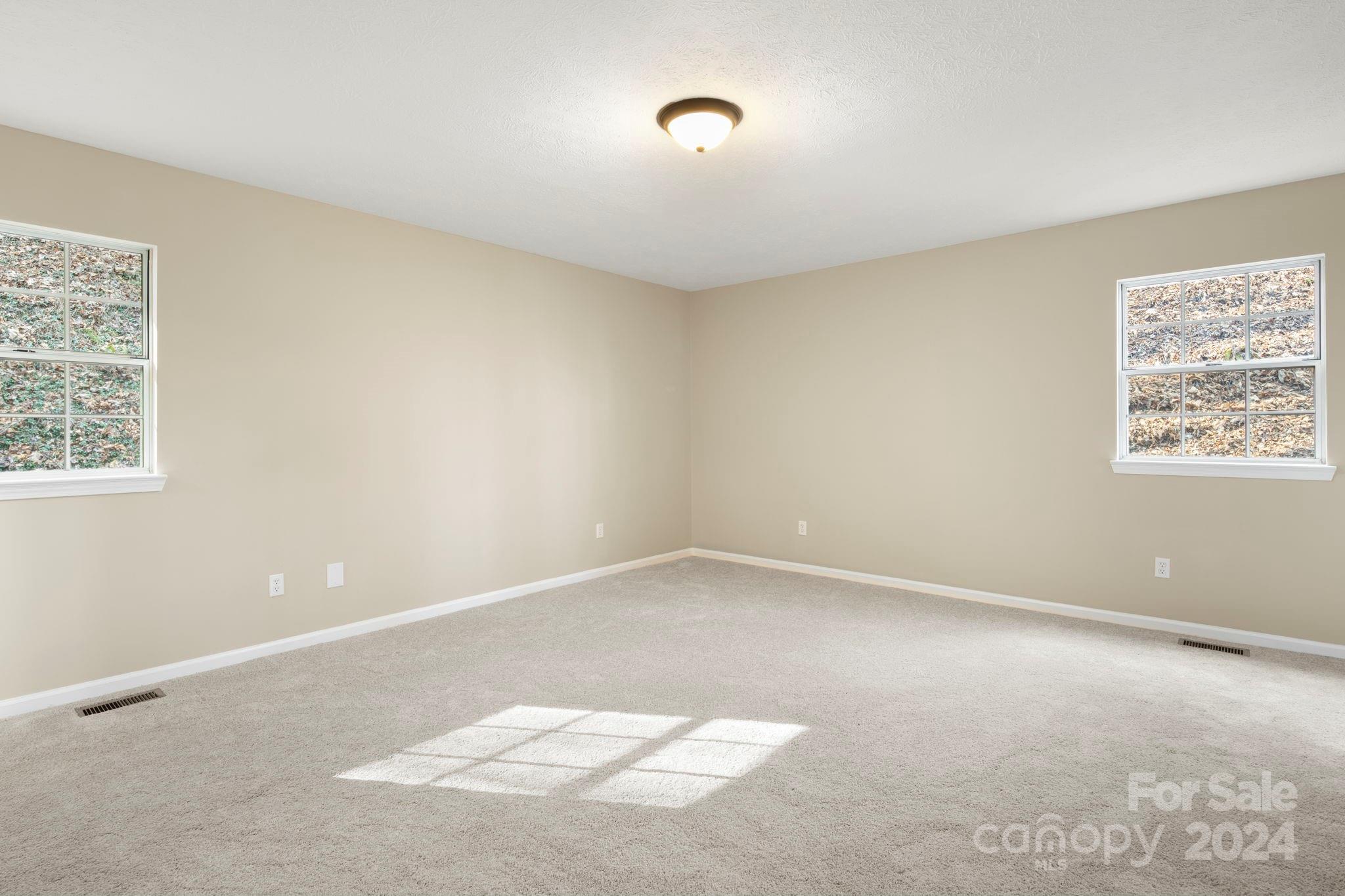 604 Surrey Glen Circle Hendersonville NC 28739