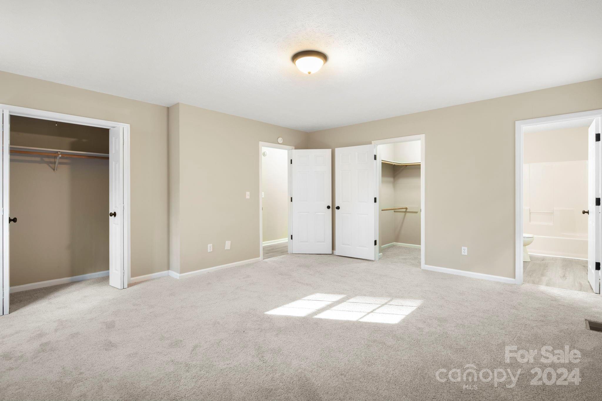 604 Surrey Glen Circle Hendersonville NC 28739