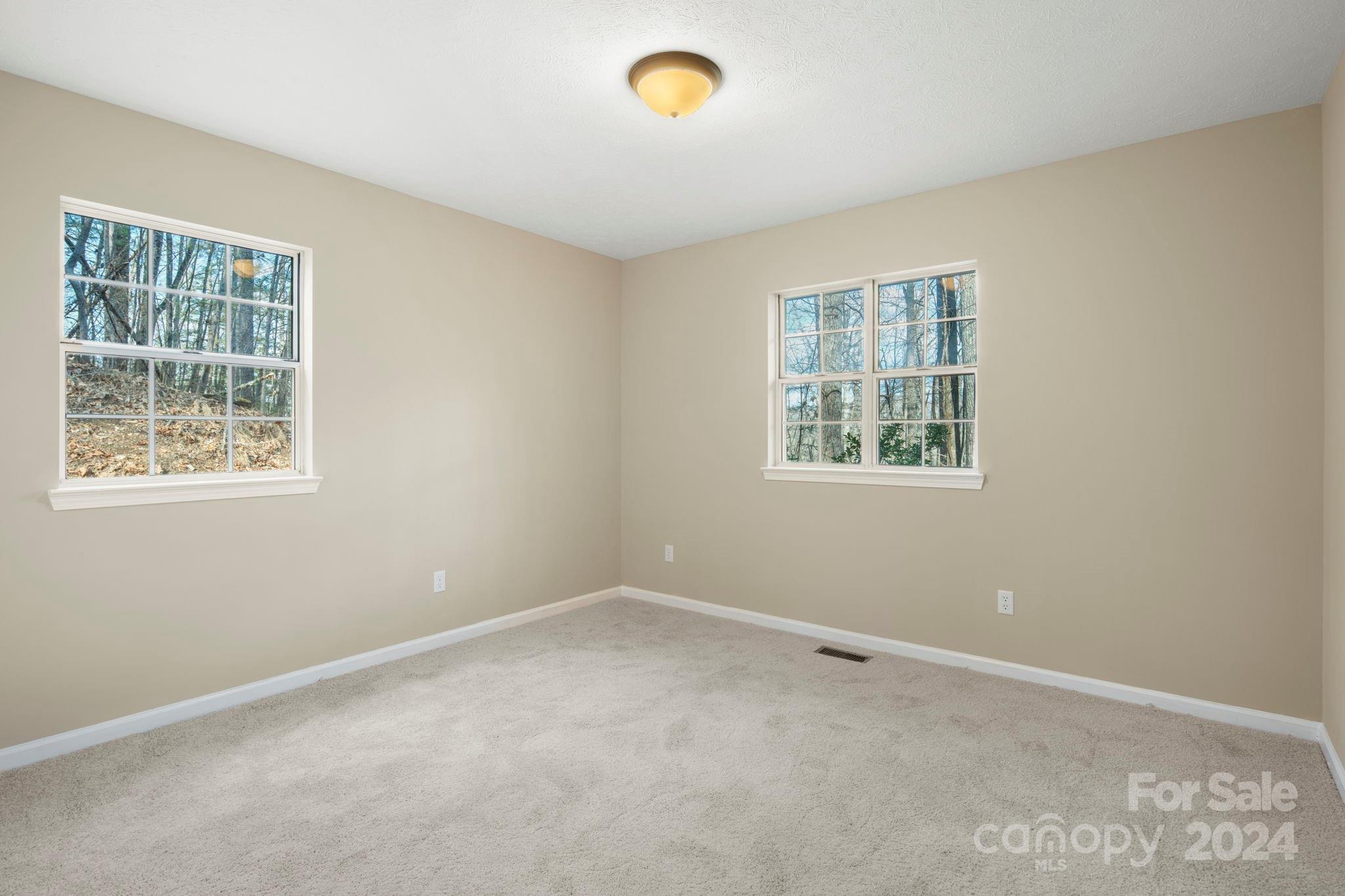 604 Surrey Glen Circle Hendersonville NC 28739