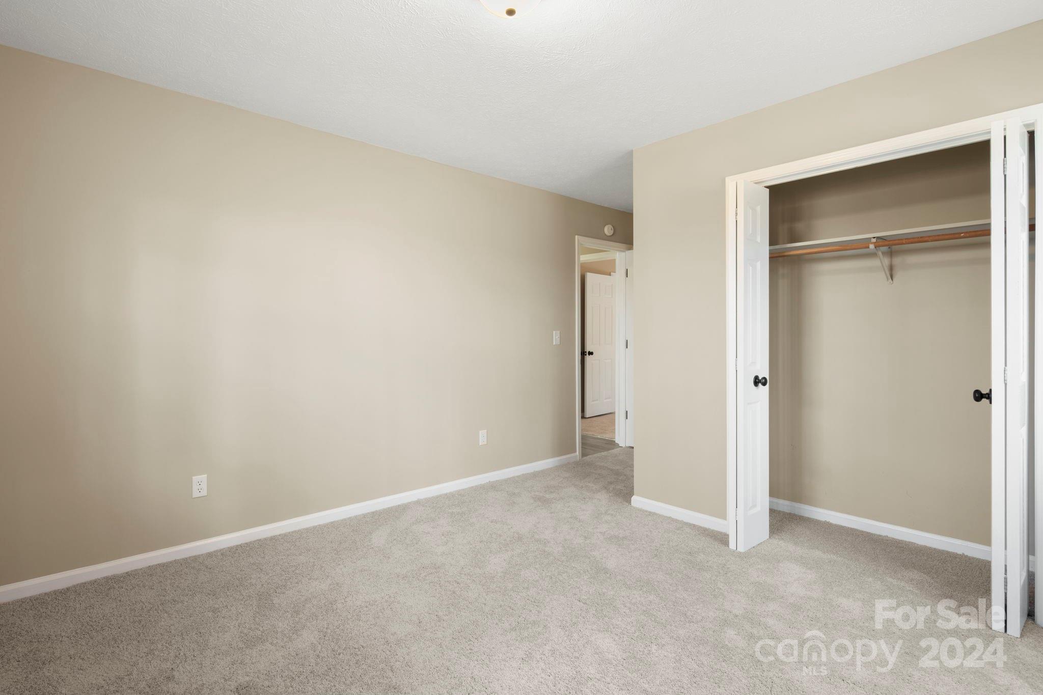 604 Surrey Glen Circle Hendersonville NC 28739