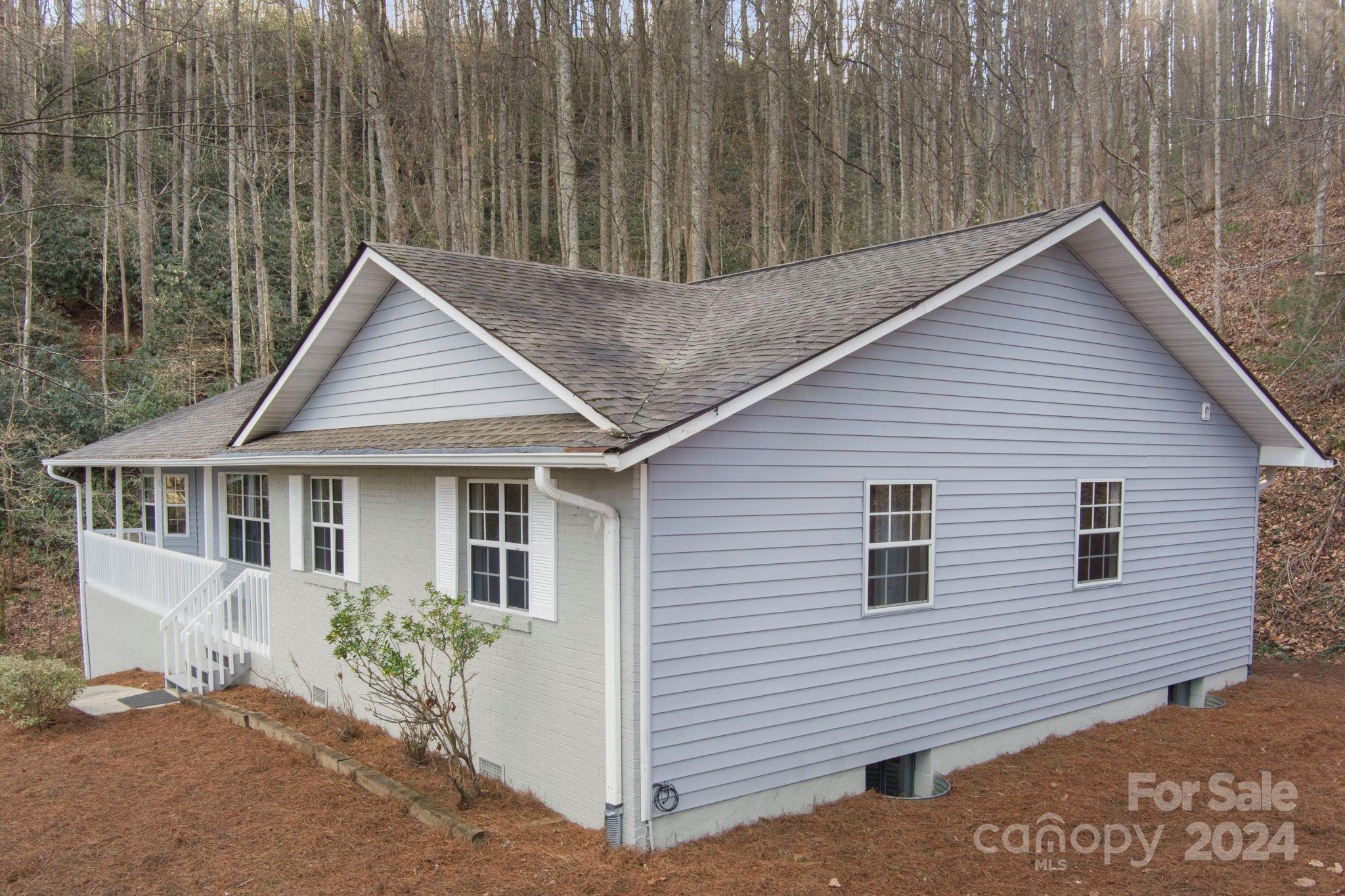 604 Surrey Glen Circle Hendersonville NC 28739