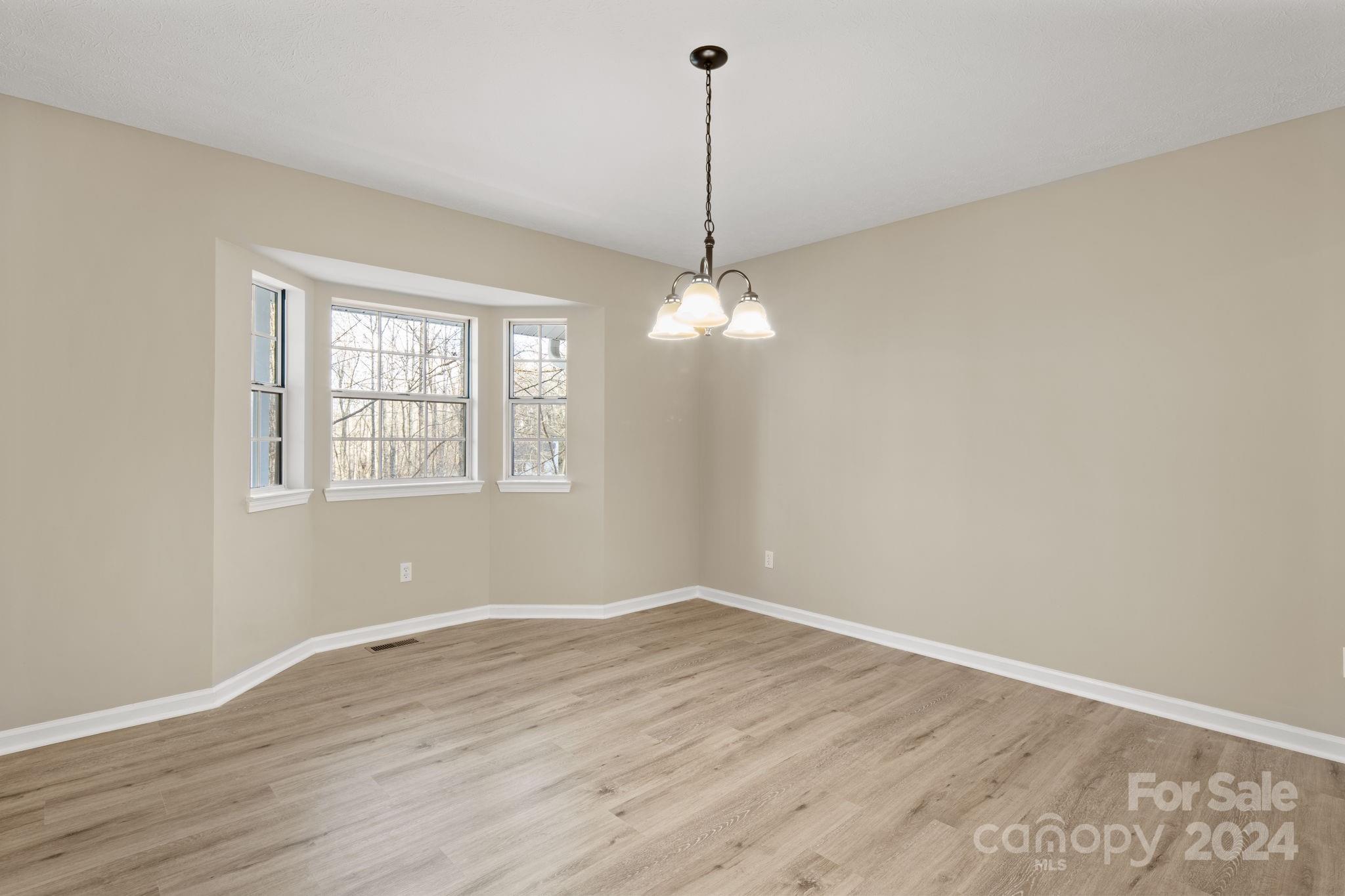 604 Surrey Glen Circle Hendersonville NC 28739